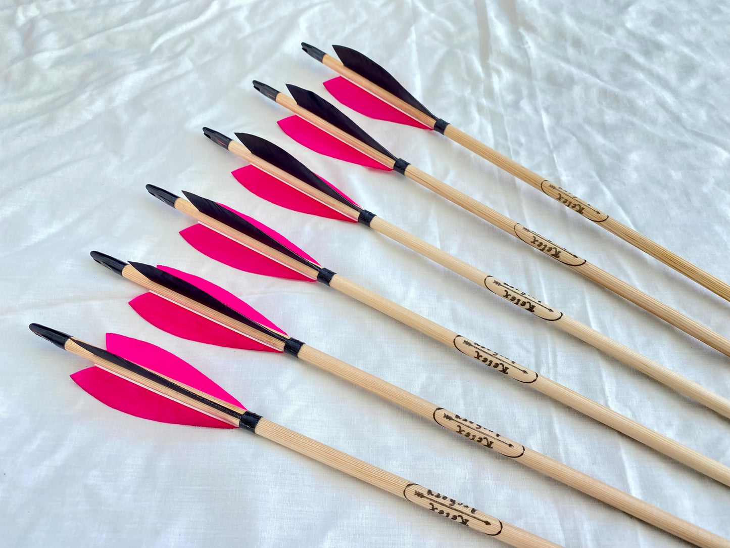 Standard Wooden Arrows - Plastic Nock (half dozen)