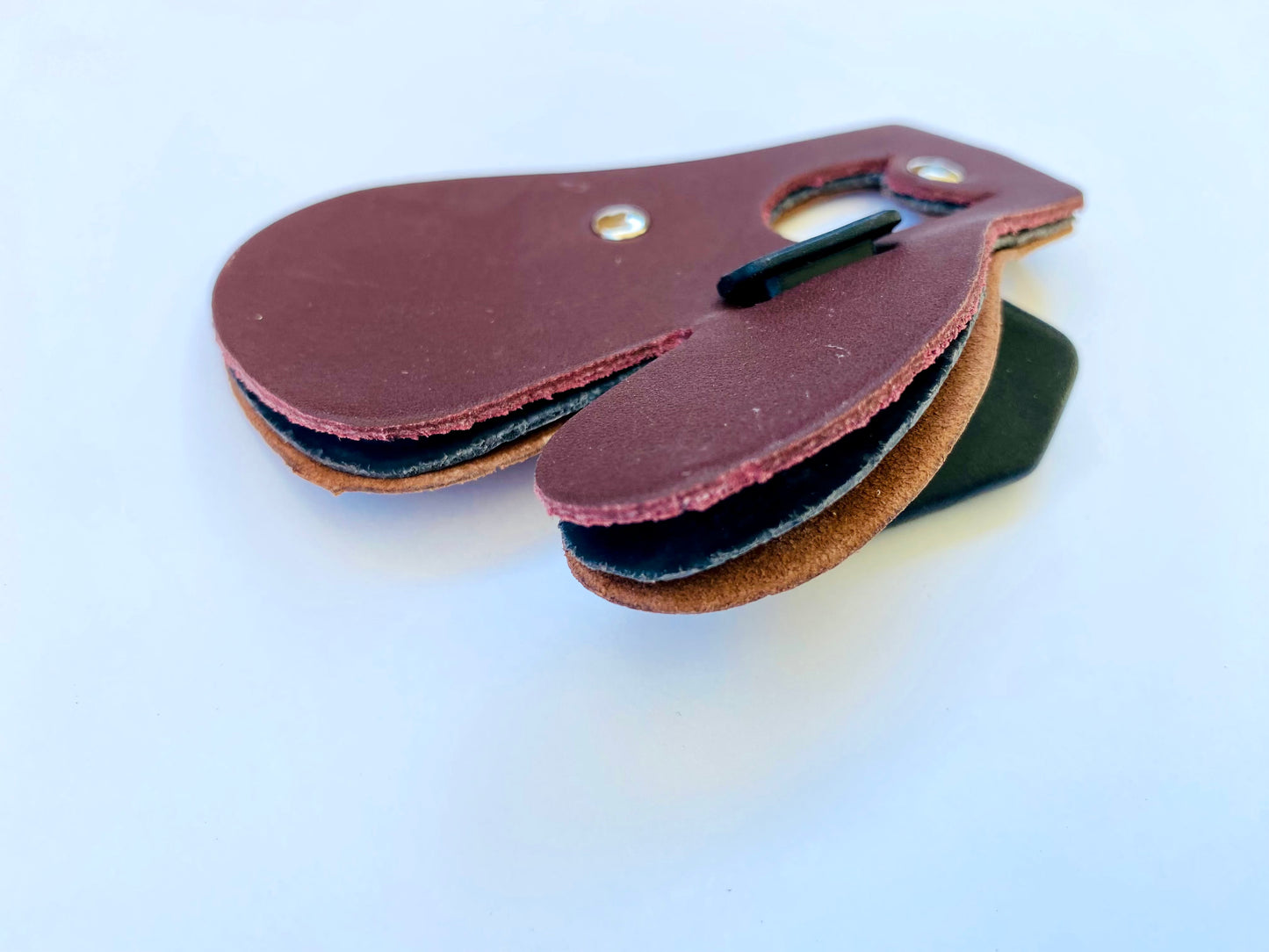 Archery Leather Tab with Separator - Bearpaw