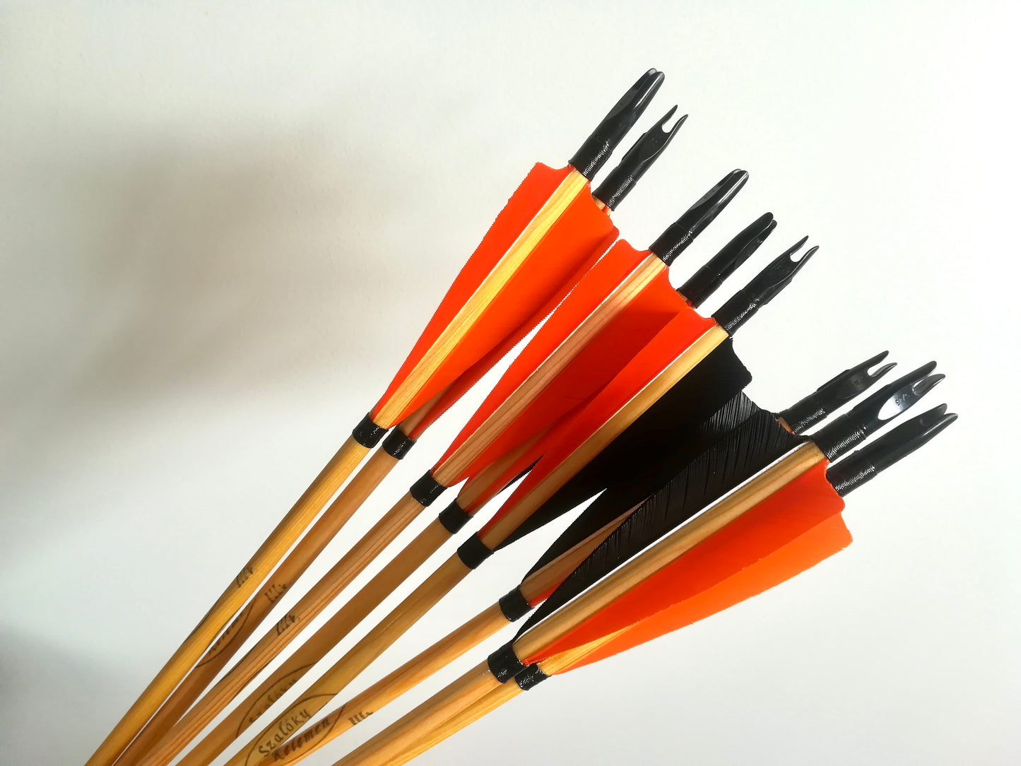Standard Wooden Arrows - Plastic Nock (half dozen)